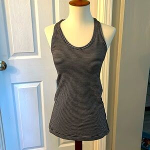 Lululemon sz 4 cool racer back tank